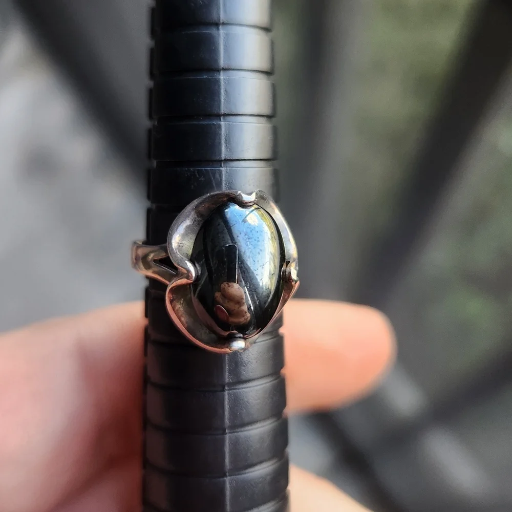 Handmade Sterling Silver 925 Vintage Hematite Scallop Setting Ring Size 6.5